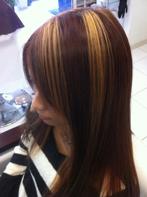 SERAHAIR's tweet photo. 明るい性格でハーフ顏の可愛いお客様♡今日のカラーは太めハイライトを入れ、それ以外のベー���を濃いめのミルキーアッシュで染めました。ツヤ感も出てキレイでしたよ(*^_^*)ハイライトはアレンジヘアーの時にも個性があって可愛いですよ(＾ｰ^) http://t.co/Kg0MpxCD