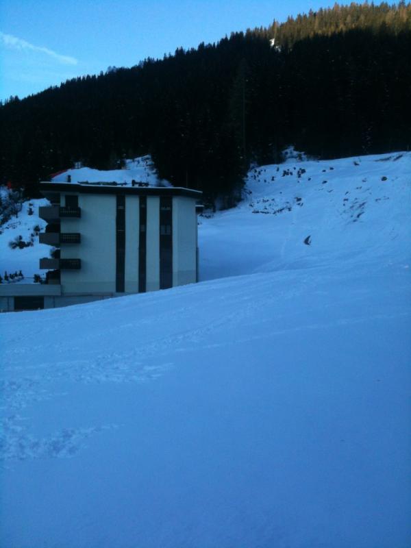 LucianMarcovici's tweet photo. Che bello svegliarsi la mattina guardare la finestra e vedere una montagna piena di neve http://t.co/QHPnUIdn