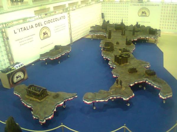 Danielepu's tweet photo. L'Italia di Cioccolato allo Showcolate (Mostra d'oltremare) http://t.co/caFtDN77