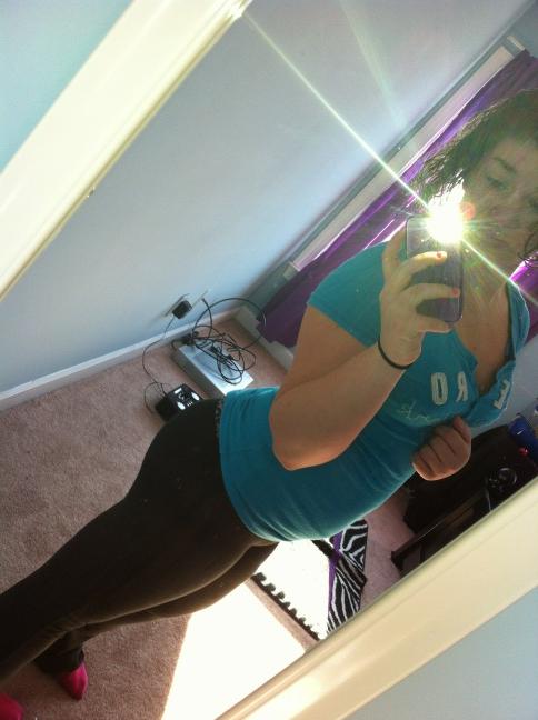 FEARLESS3000's tweet photo. Bored A.F (: http://t.co/a27yym5L