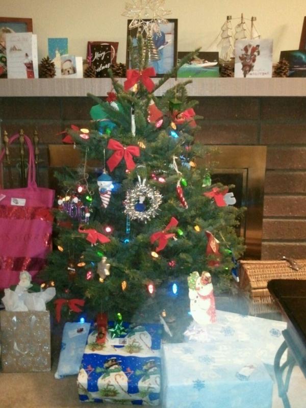 JessRJenkins's tweet image. #midgettree my dad thinks he's cool. Ahahha 😂👏