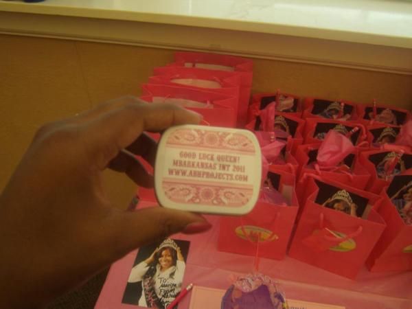 ArneshyaJackson's tweet photo. VIP Princess Party http://t.co/ZHTYefJj