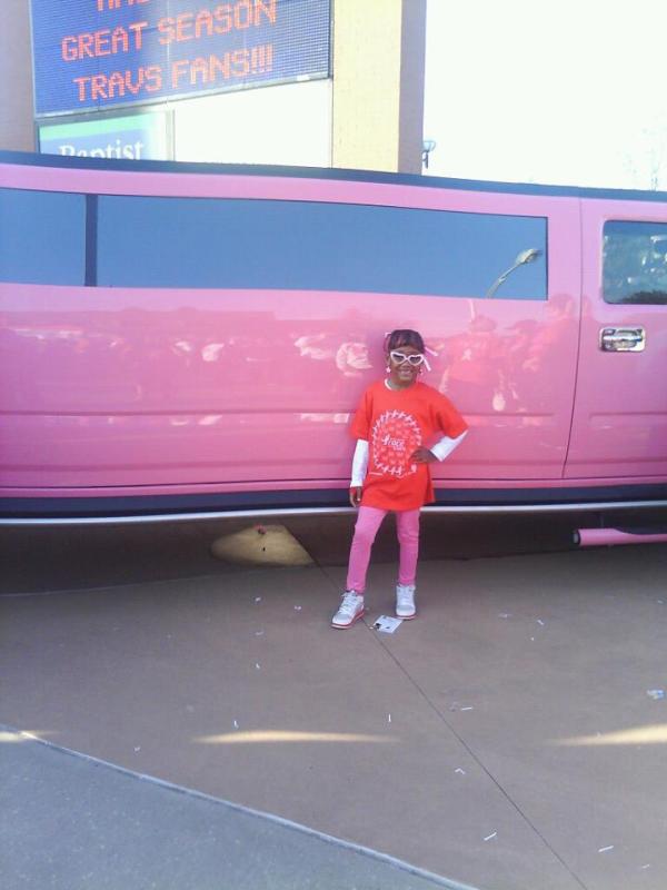 ArneshyaJackson's tweet photo. Me posing in front of the pink limo @ the Susan K. Gomen Race for the Cure 2011 http://t.co/biqH5Ttg