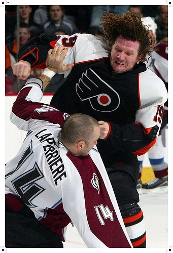 joshcav86's tweet image. Pretty intense photo man. #hartnellup #kickingass #takingnames @Hartsy19