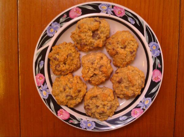 Best_Chocolate's tweet image. Here is a photo of my #chocolatechipoatmealcookies.  The recipe is on my website:  BestMilkChocolateStore.com