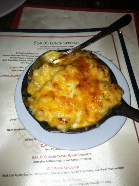 Who loves Mac and Cheese? Mmm! cc <a href="/maccheesy/">Mac & Cheese</a> #nyc #foodie