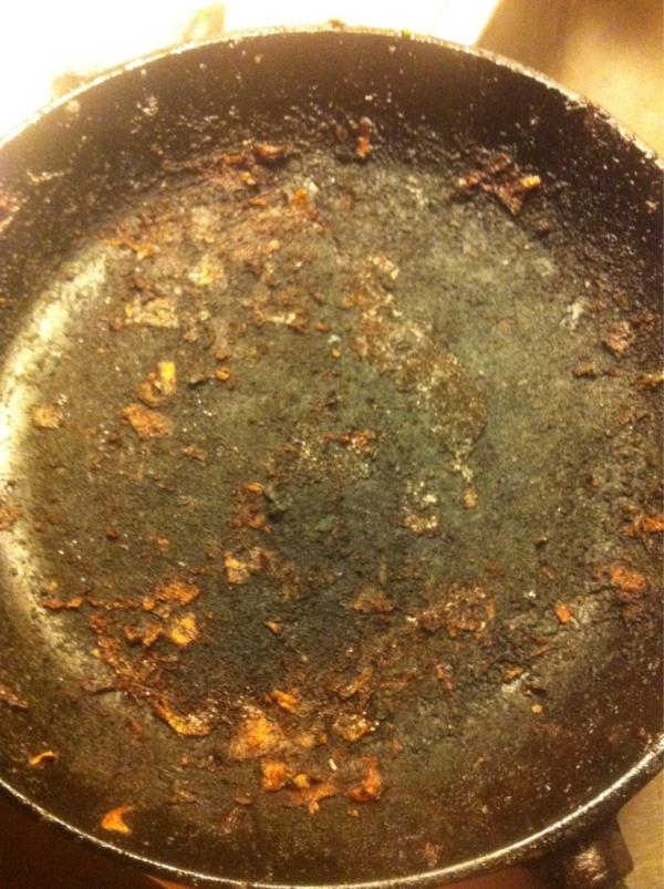 LinneaAsbrink's tweet image. Jag önskar mig en ny stekpanna i julklapp #diskfailure