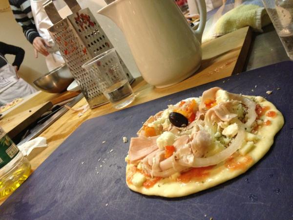 miquel_pc's tweet photo. Cooking class http://t.co/VSJGbVo9