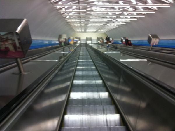 jaime2502's tweet photo. One-way street...... http://t.co/t5QgbCli
