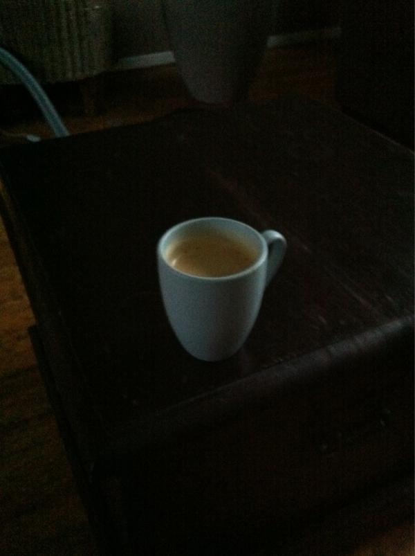 Denk er nog effe over na, onder het genot van een bakje koffie