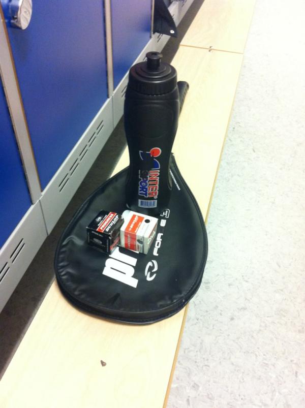 svardjohan's tweet photo. Lets take this epic battle into real life, here we go @Pedrowall #squash http://t.co/QF9fwIBW