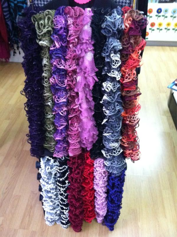 1001Complemento's tweet image. Bufandas hechas a mano por 9,95€!!! En 1001Complementos Murcia Plaza circular 14