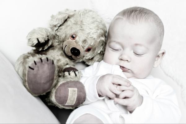 AmyParsonsPhoto's tweet photo. So many amazing photoshoots this week. Check out this picture of beautiful baby Isaiah. http://t.co/M9GpZfh7
