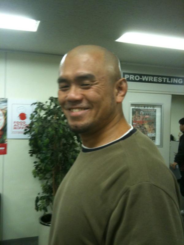 プロレスリング ノア Pro Wrestling Noah Ar Twitter 秋山選手にスキンヘッド のお手入れについて直撃 1ミリのバリカンで下準備をした後 スキンヘッド 専用のバリカンで仕上げているそうです 良いところは とにかく楽 とのこと この季節は乾燥対策のクリームも プロレスリング ノア Pro Wrestling Noah Ar Twitter 秋山選手にスキンヘッド のお手入れについて直撃 1ミリのバリカンで下準備をした後 スキンヘッド 専用のバリカンで仕上げているそうです 良いところは とにかく楽 とのこと この季節は乾燥対策のクリームも