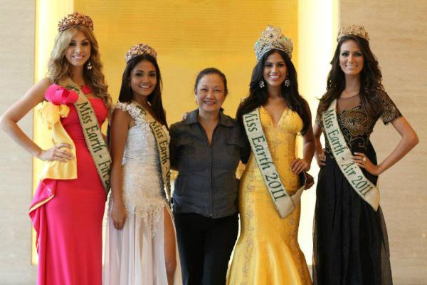 beauteglobale's tweet photo. Olga Alava @MEarthOfficial  cumpliendo actividades en Filipinas http://t.co/XmlHA3fD