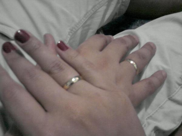 Biahh's tweet photo. nossa aliança linda *.* http://t.co/OFdD8SXT