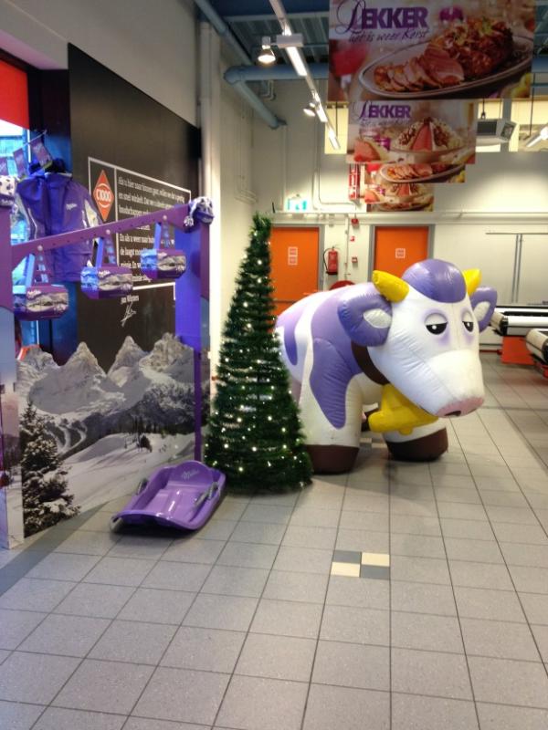 En we hebben alweer een nieuwe knaller in de winkel: de #milka-koe @kraftfoods !komt dat zien, komt dat zien