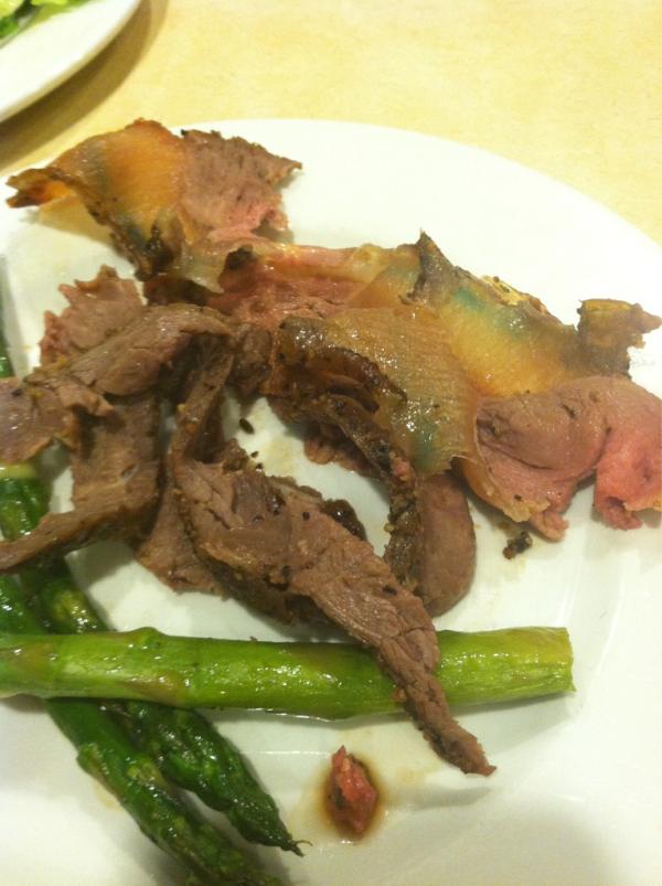 ItsBlackoutCam's tweet image. $4800 dining plan, 10 minute wait, and this is the roast beef I get  #forcedit