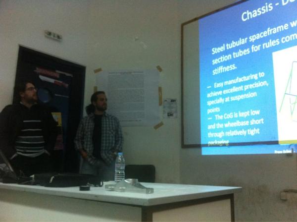 Το meeting ξεκίνησε.. Άγγελος Τσιαπάρας& Αλέξης Βαμβακάς on stage!! :p