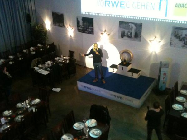 ArtOfEMobility's tweet photo. Amiaz unser Moderator für heute Abend. http://t.co/0NQjAna0