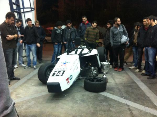 Το meeting μεταφέρθηκε στο εργαστήριο της ομάδας!!:)