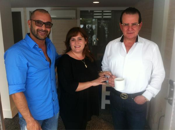 VenueMagazine_'s tweet image. Here on set for #JanFebIssue  #CoverShoot  photographer #CarlosHerrera,stylist for @Jerry_Rivera and @HermanEchevarri