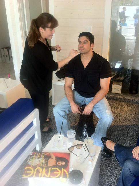 VenueMagazine_'s tweet image. Almost ready to start shooting for the cover of #JanFebIssue @jerry_rivera
