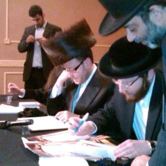 FreilachMusic's tweet photo. בשעה טובה ומוצלחת! http://t.co/J8duoRtN