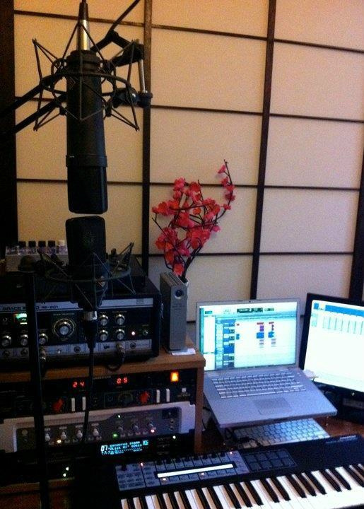 MaximumOfficial's tweet photo. Where we make r music http://t.co/LV5bE3x9