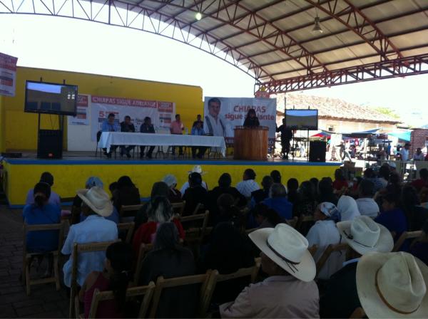 La Dir. <a href="/Paty_Conde/">Paty Conde</a>  rinde replica del 5to.Informedegobierno en el mpio. de #pueblonuevosolistahuacan <a href="/Juansabinesg/">Juan Sabines Guerrero</a>