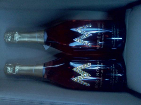 cubancartel's tweet image. Ducked off wt this Moët n it ain't even new years #bossette type shitt