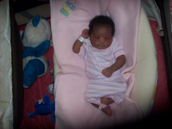 crownedbykeisha's tweet image. GGG i remember this day so clear! :'( #FirstDayHome #2011Memories