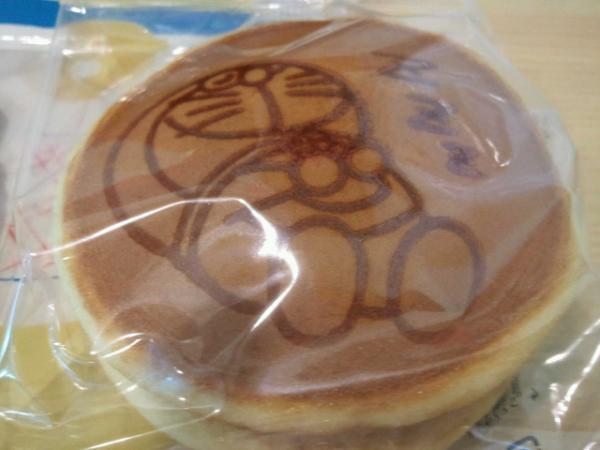 u_yang's tweet photo. @ksaino どら焼きはお土産 http://t.co/6hlNQAoq
