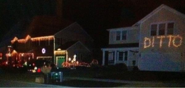 AndriesPret's tweet image. @JohnSmit123 maybe, but this is how us safas do Xmas lights! #loadsharing