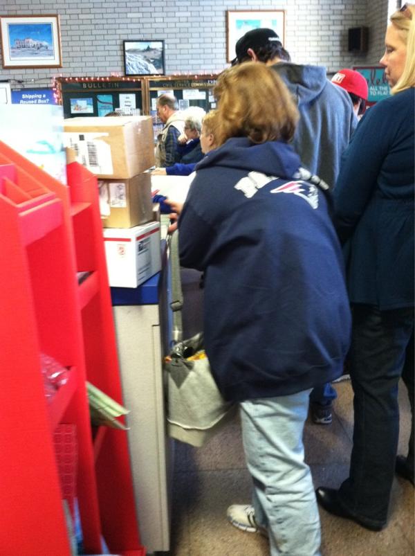 MavSlade's tweet image. Omggggggggg 12 hour line #postofficeproblems