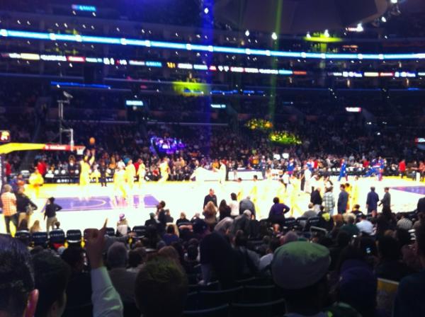 AlzMilz's tweet photo. “@JaceWinter: NBA is back. LAkers vs. Clips. Ohh yeaaa http://t.co/uzBMrJFT” I see you