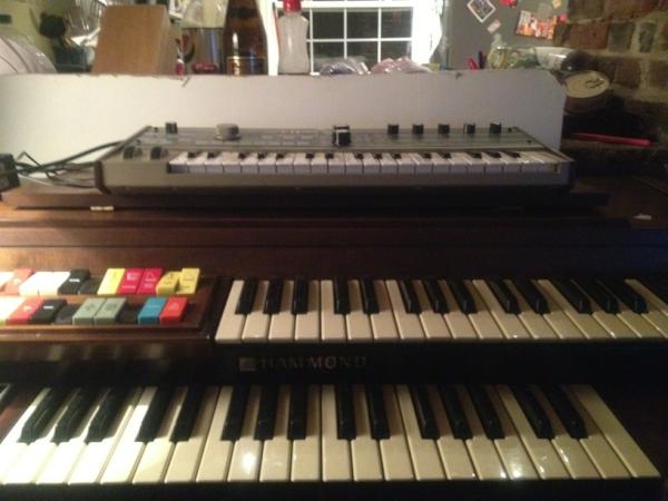 Evanmercer's tweet photo. Synth/Hammond rig http://t.co/z1Q03Xzi