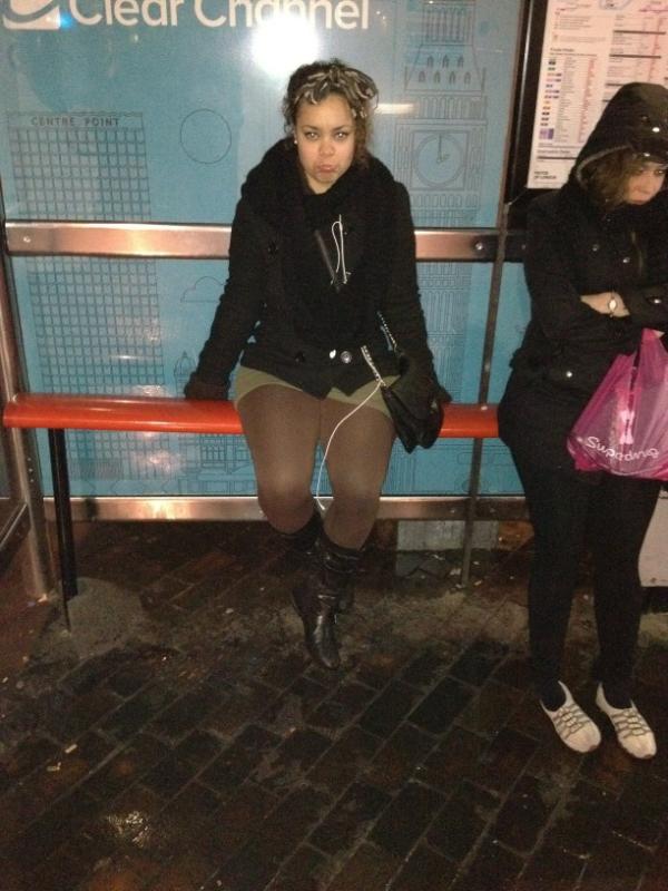 Hcampos90's tweet image. @AmieSnow  struglin to touch the floor #midgit