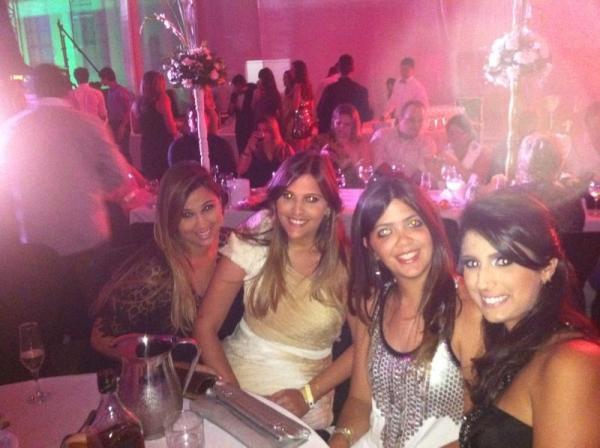 nandaasimonetti's tweet photo. Primas reunidas na formatura de @betasimonetti!! Parabéns prima linda!! http://t.co/899ZHq4s