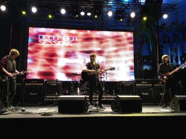 DecSessions's tweet photo. Whose onstage right now you ask? It's the brilliant @dannypapemusic, who sounds delightfully like the #ArcticMonkeys. http://t.co/IoS2TetQ