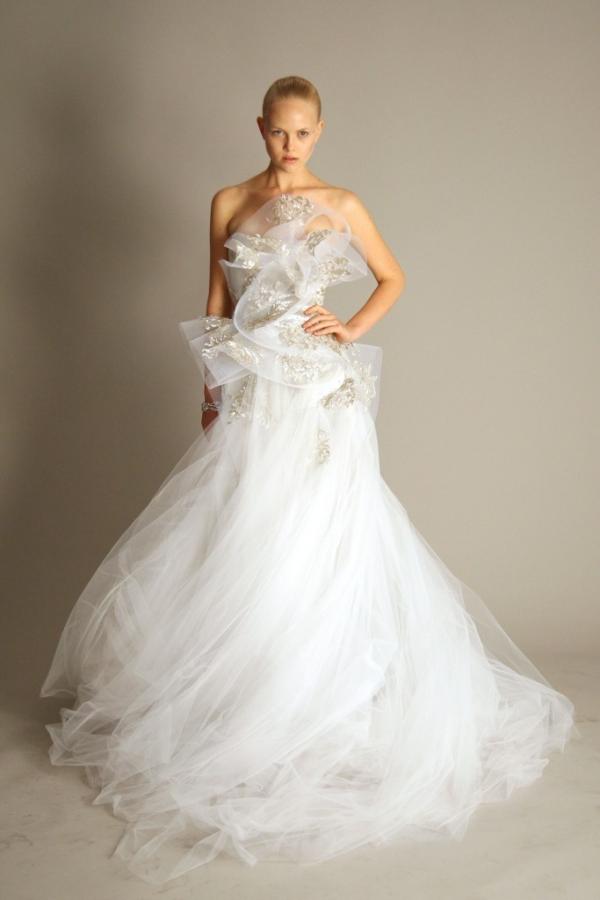 sablemagazine's tweet image. M: Trust me, I wouldn't mind getting married in a dress like this #marchesa #spring2010