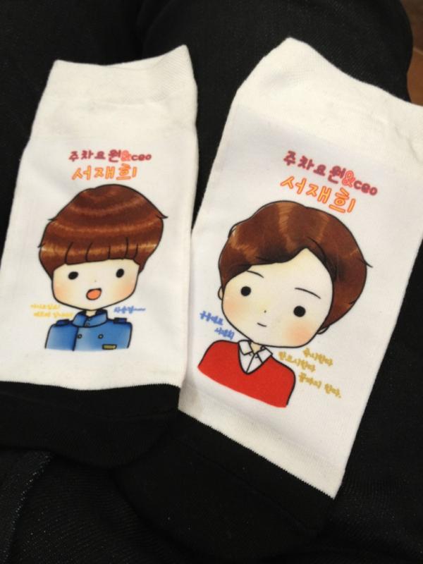 actor_yun's tweet photo. 서재희 양말! http://t.co/jCvVVRot