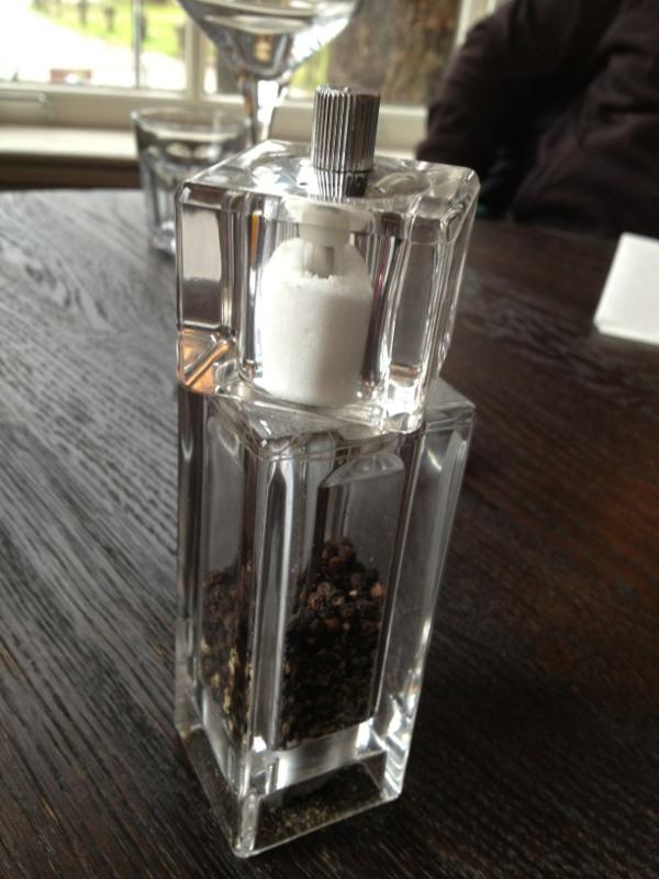 iGeneric's tweet image. Weer een apparaat minder. 2 &amp;gt; 1