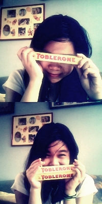 sofiavillanuevx's tweet image. Thank youu, #Gia #Anjun for the Toblerone!! =))