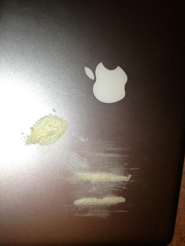 FakeSteveDike's tweet photo. Breakfast. YUM! http://t.co/rwJ3yDYd
