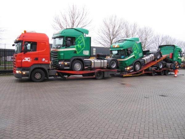 3 nieuwe scania's onderweg naar DGL , deze 400pk met EUR5 motor zijn ter vervanging bestaande trekkers.