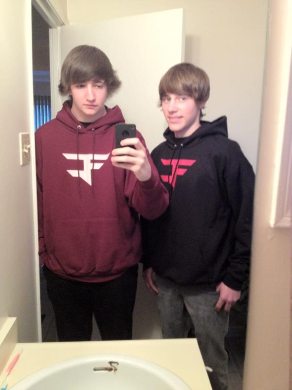 FaZeHugZ's tweet photo. Me and @Unglorify with our new FaZe sweaters #FaZeMerch http://t.co/X7xyNnaa