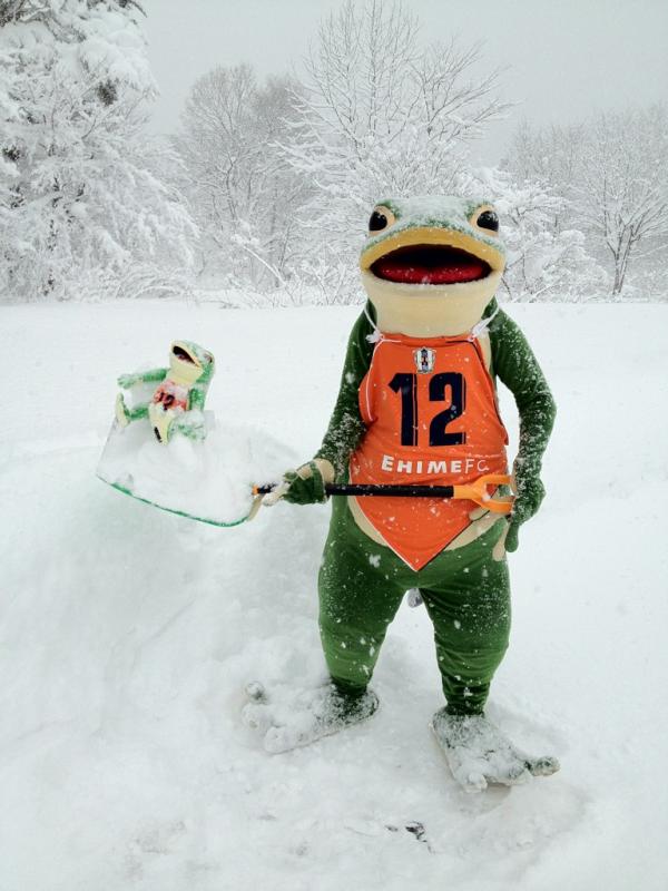 たかちゃん No Twitter 一平くん 愛媛fc熱烈サポーター ブラインドサッカー応援で東北なう のはずが ちゃっかり雪で遊んでる ｗ Rt Ippei69 第二回 一平くん写真gp最優秀賞はいただきマンモス ぱぉーん Http T Co 4zvq6bww