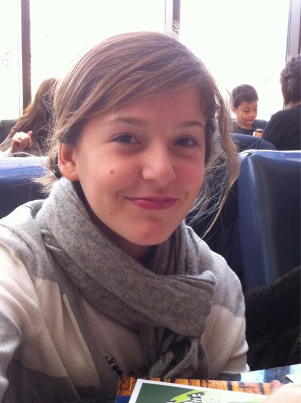 clovrics's tweet image. Nikki at lunch