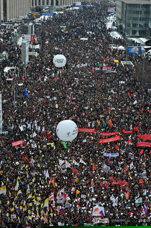 митинг на проспекте сахарова 24 декабря 2011. 24 декабря 2011 года. белоленточники 2011 проспект сахарова. болотная 2011 проспект сахарова. 24 декабря 2011 года.